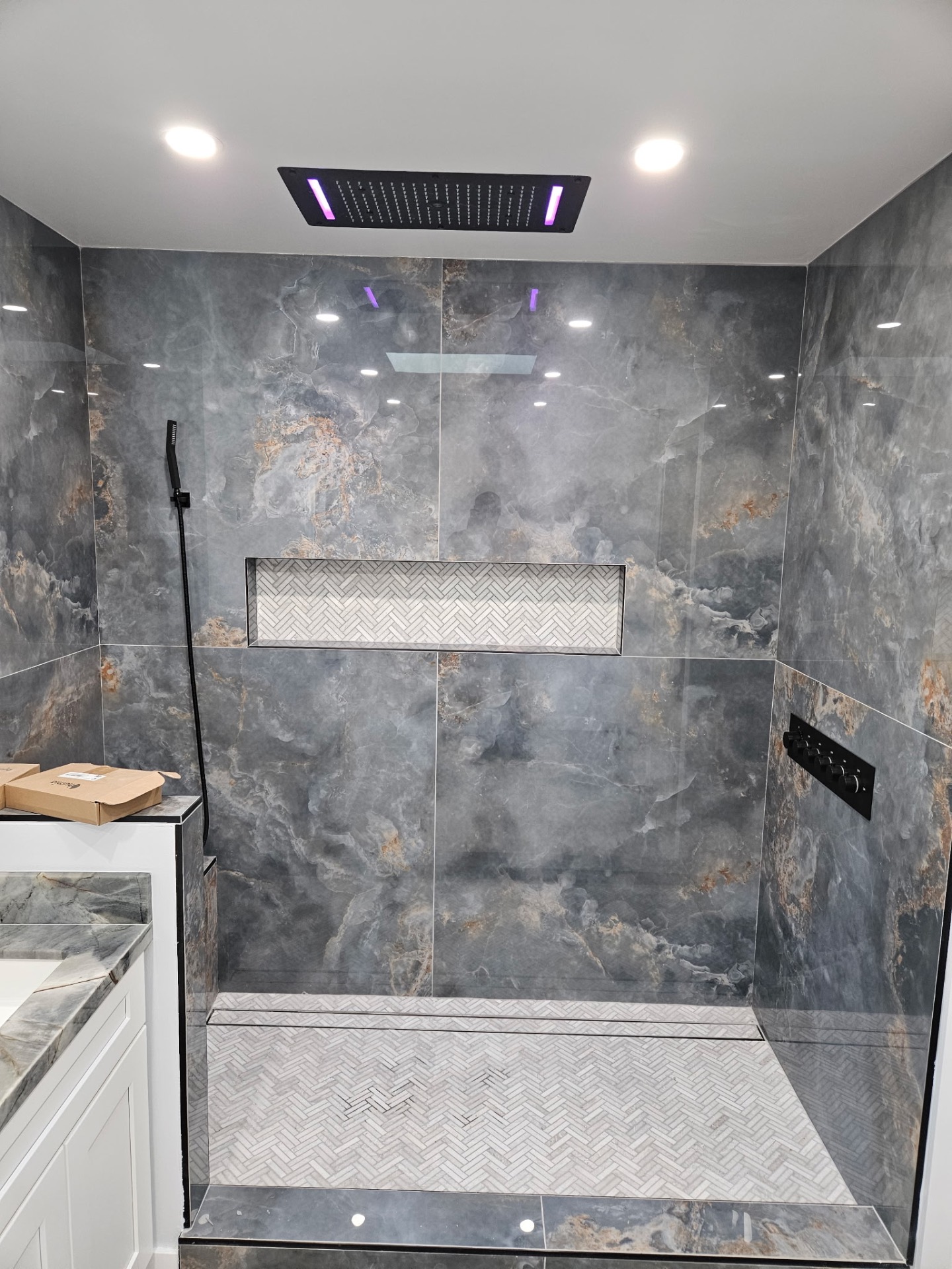 Luxury rainfall shower
